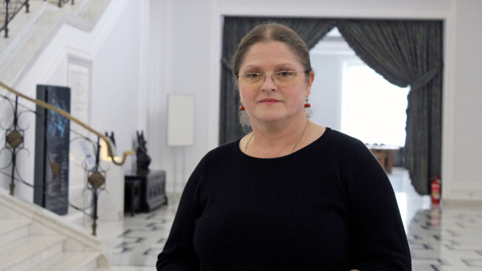 Język polityczny i jego upadek w ostatnim&nbsp;roku.