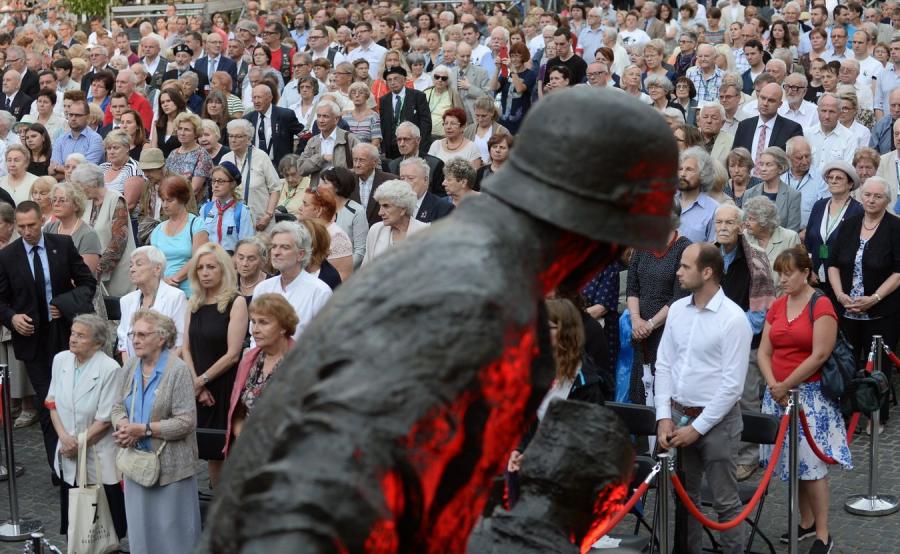 72 słowa pamięci Powstańcom&nbsp;Warszawskim.
