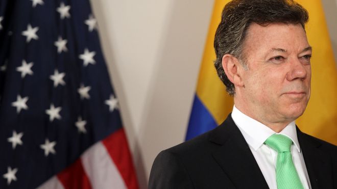 Prezydent ogarniętej od pół wieku wojną domową Kolumbii z&nbsp;Noblem.