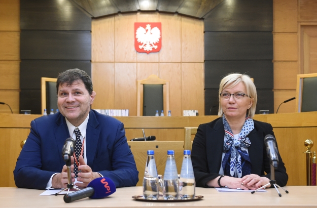 Instytucje związane z PiS w dołku zaufania&nbsp;społecznego