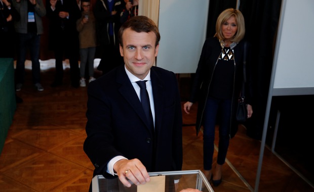 FRANCJA WYBRAŁA PREZYDENTA: Emmanuel Macron najmłodszym przywódcą Francji od czasów&nbsp;Napoleona