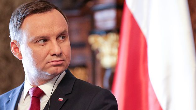 Prezydent pod rząd, czyli nieudolne próby wybicia się na&nbsp;niepodległość
